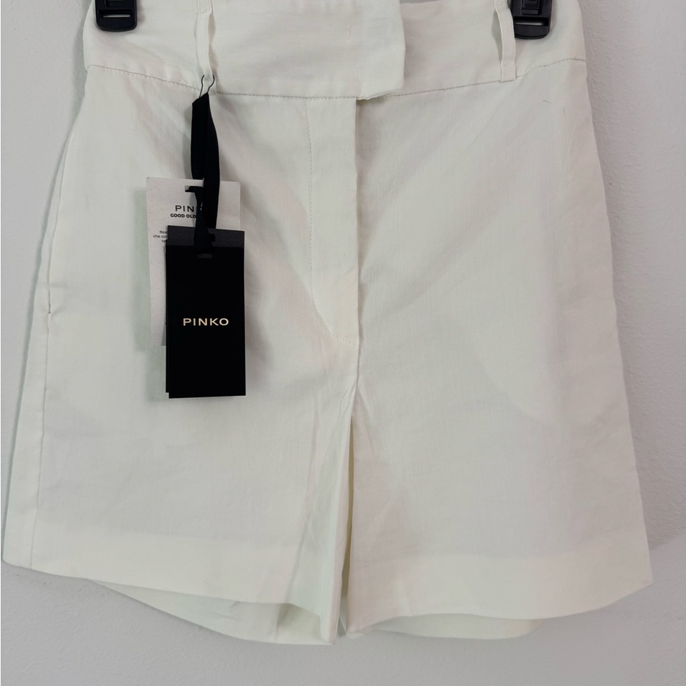 PINKO High Waist Women Shorts - Cream. MADE IN ITALY. New with tags . Size 2